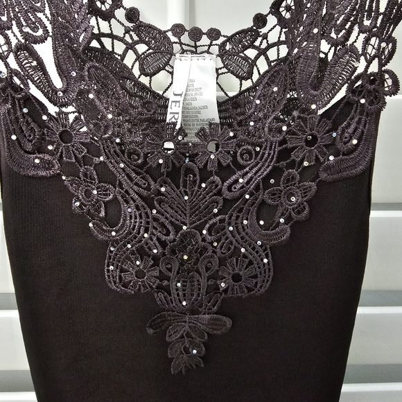 JERA EMBELLISHED TANK TOP - Picture 3 of 10